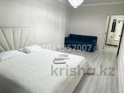 1-комнатная квартира · 50 м² · 10/14 этаж, Просп. Байдибек би 116к7 за 15 000 〒 в Шымкенте, Каратауский р-н
