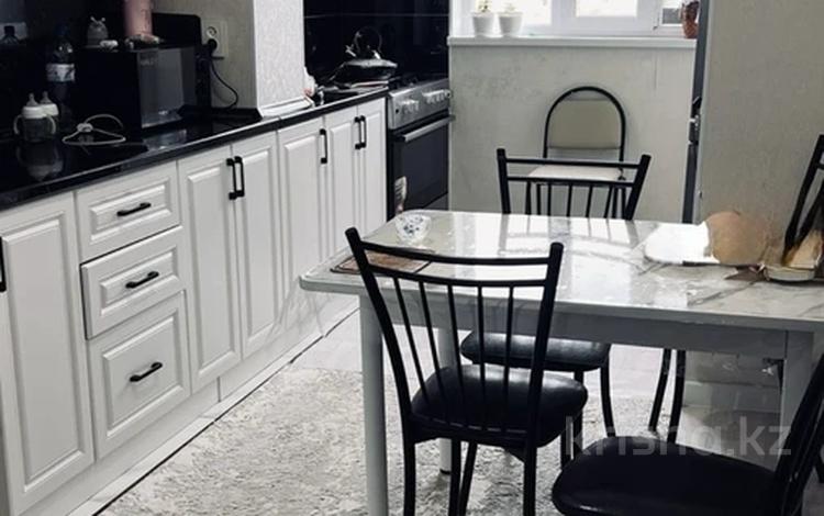 3-бөлмелі пәтер · 70 м² · 4/5 қабат, 26-й мкр 15, бағасы: 19.8 млн ₸ в Актау — фото 2