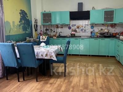Отдельный дом · 4 комнаты · 220 м² · 9 сот., Аксай 94 за 72 млн ₸ в Абай