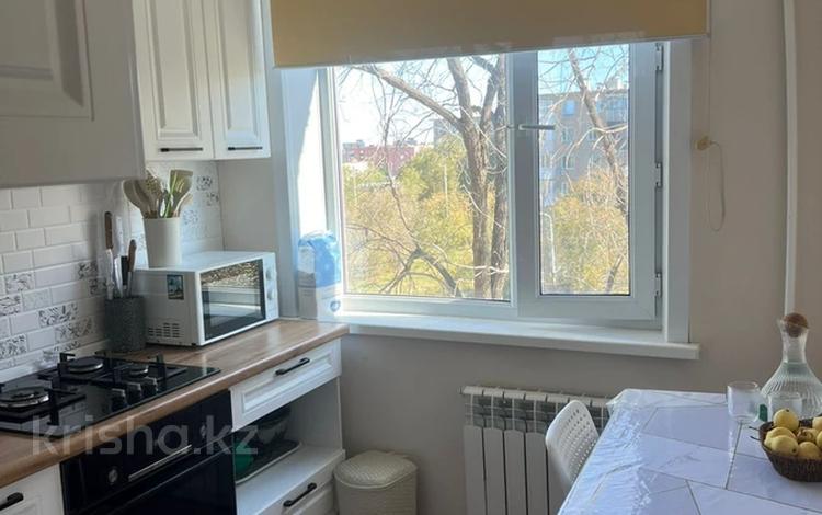 3-бөлмелі пәтер · 63 м² · 4/5 қабат, Карла Маркса 117/1, бағасы: 18 млн ₸ в Шахтинске — фото 2