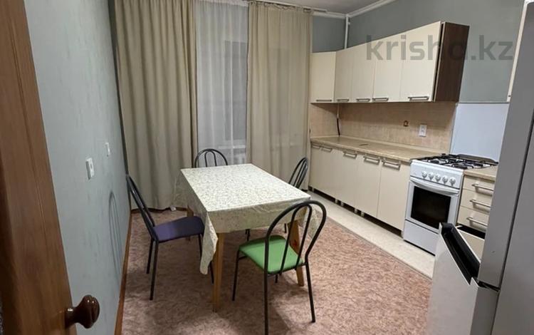 2-комнатная квартира · 64 м² · 1/6 этаж, мкр Кокжиек за 230 000 ₸ в Алматы, Жетысуский р-н — фото 2