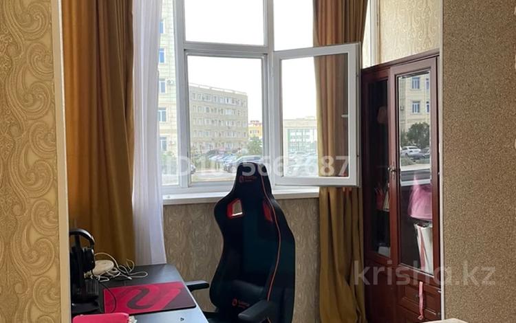 2-бөлмелі пәтер · 58 м² · 1/5 қабат, 20а ш/а. 17, бағасы: 16 млн ₸ в Актау, 20а мкр — фото 3