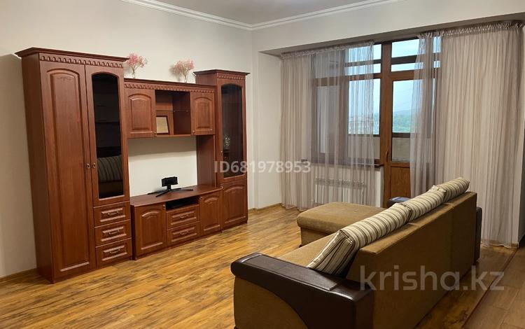 2-бөлмелі пәтер, 65 м², 6/13 қабат ай сайын, Каирбекова, бағасы: 450 000 〒 в Алматы, Медеуский р-н — фото 2