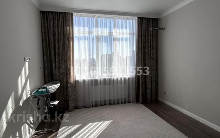 2-комнатная квартира · 44 м² · 13/17 этаж, Туран 52/7 за 280 000 ₸ в Астане, Нура р-н — фото 2