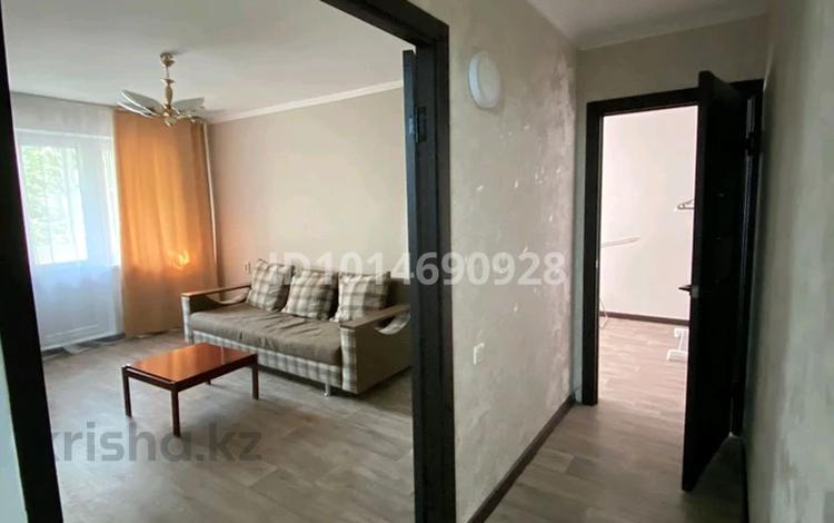 2-комнатная квартира · 45 м² · 3/4 этаж, мкр №7 13 за 300 000 ₸ в Алматы, Ауэзовский р-н — фото 2