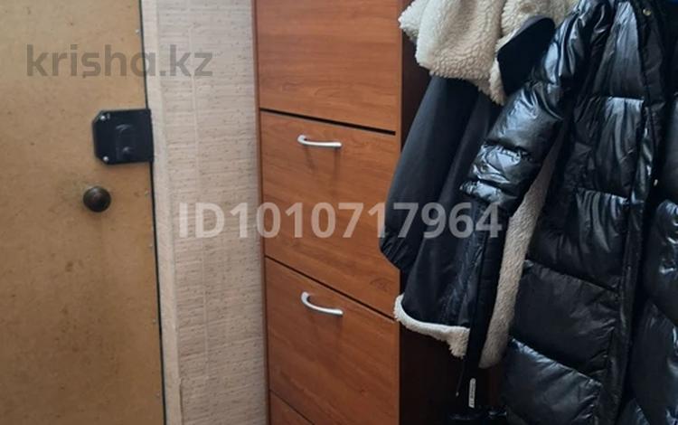 3-бөлмелі пәтер · 64.1 м² · 6/9 қабат, мкр Юго-Восток, Мкр Юго-Восток, мкр Гульдер 1, бағасы: 26 млн ₸ в Караганде, Казыбек би р-н — фото 3