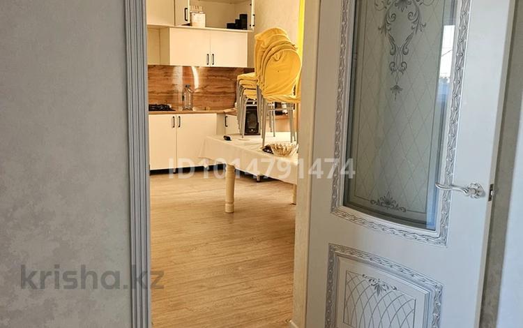 Отдельный дом · 6 комнат · 200 м² · 5 сот., мкр Азаулы 3/1 — Мичурина,Сергей Тюленина,NOVO PLAST за 300 000 ₸ в Уральске — фото 2