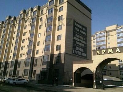 1-комнатная квартира, 43 м², 4/10 этаж по часам, Алии Молдагуловой 30б за 2 000 〒 в Актобе