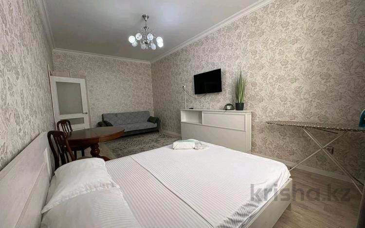 1-комнатная квартира · 43 м² · 3/5 этаж, Молдагулова 30б за 2 000 ₸ в Актобе — фото 17