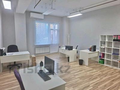 Офисы · 43 м² за 380 000 ₸ в Астане, Есильский р-н