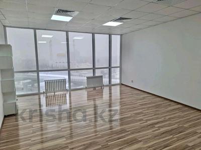 Офисы · 43 м² за 420 000 ₸ в Астане, Есильский р-н