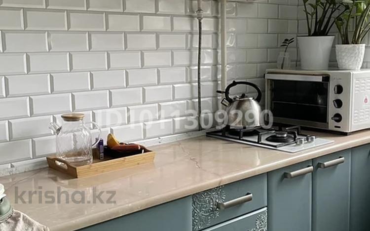 2-комнатная квартира · 48.8 м² · 3/5 этаж, мкр 4 14 за 17 млн ₸ в Уральске — фото 2