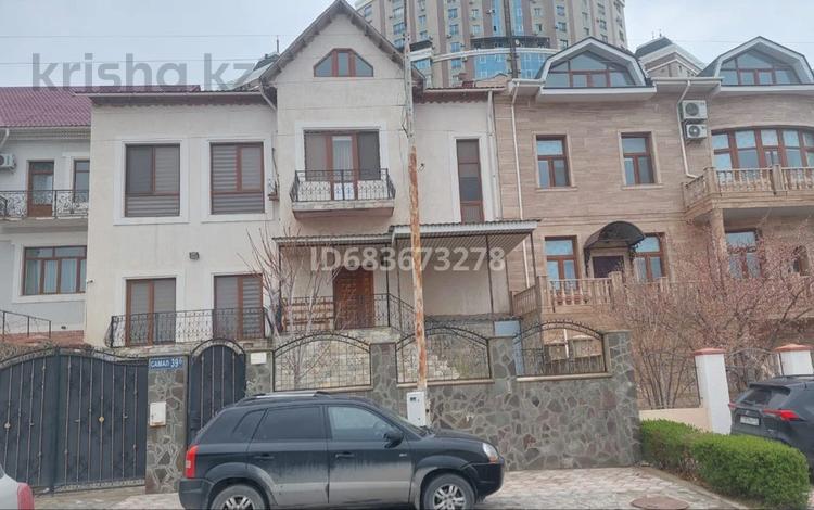 Отдельный дом • 10 комнат • 800 м² • , мкр &quot;Самал&quot; 39Б за 250 млн 〒 в Актау, мкр "Самал" — фото 2