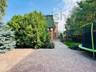 Отдельный дом · 4 комнаты · 252 м² · 13 сот., СК Золотая осень 87б за 75 млн 〒 в Актобе