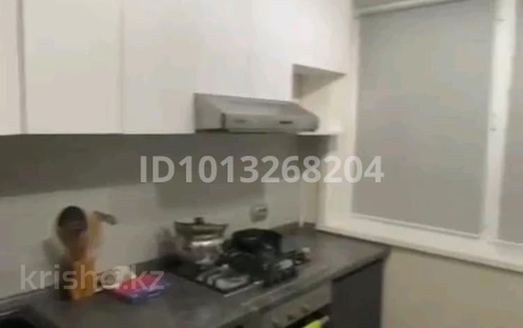 2-комнатная квартира · 54 м² · 2/9 этаж, мкр Юго-Восток, Строителей 19 за 160 000 ₸ в Караганде, Казыбек би р-н — фото 2