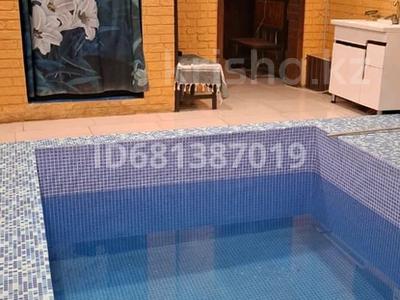 Дом · 4 комнаты · 250 м², Сазановская 56 за 90 000 〒 в Алматы, Медеуский р-н