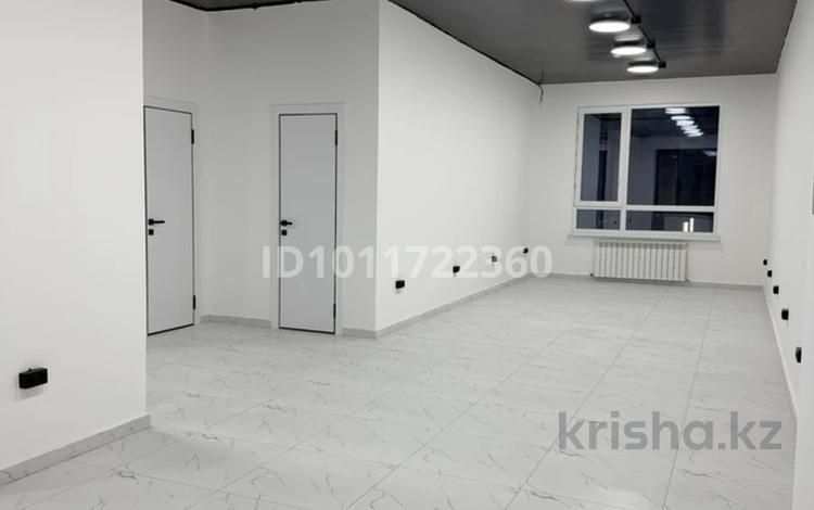 Еркін, кеңселер, дүкендер мен бутиктер, қоймалар, қоғамдық тамақтану орны, сұлулық салондары, медорталықтар мен дәріханалар, білім орталықтары, ойын-сауық · 70 м², бағасы: 57 млн ₸ в Туздыбастау (Калинино) — фото 2