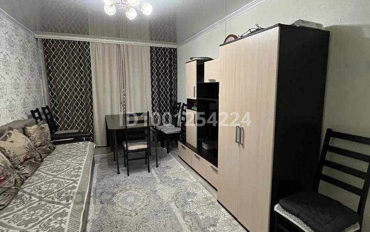 2-бөлмелі пәтер · 48 м² · 1/5 қабат, 16-шағынаудан 17 — школа 76 им А. Бокейханова, бағасы: 12 млн ₸ в Караганде, Алихана Бокейханова р-н — фото 2