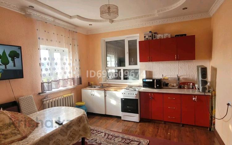 Жеке үй • 6 бөлмелер • 1250 м² • 12 сот., Жибек Жолы 4б мкр, бағасы: 33 млн 〒 в Кояндах — фото 2