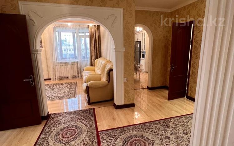 3-комнатная квартира · 99 м² · 6/9 этаж, Достык 12 за 48.5 млн 〒 в Астане, Есильский р-н — фото 4