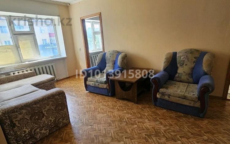 3-комнатная квартира · 40.8 м² · 2/5 этаж, Старый город, Уалиханова 18 — Колхозный рынок, остановка акация, жд вокзал за 10.5 млн ₸ в Актобе — фото 2