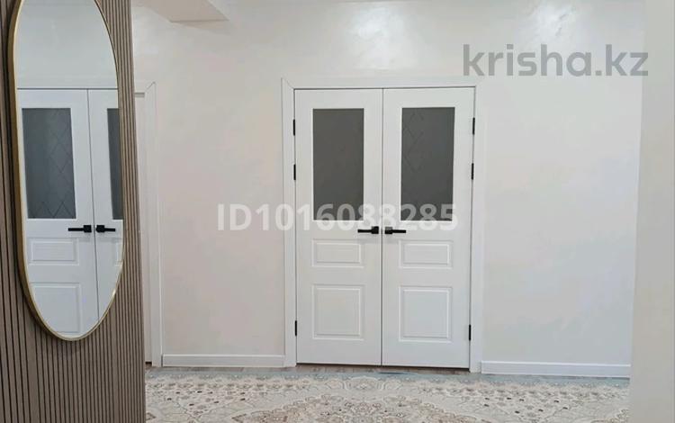 2-комнатная квартира · 89.1 м² · 2/9 этаж, мкр. Алтын орда, Микрорайон Батыс-2 353/1 — Возле школы 81 за 200 000 ₸ в Актобе — фото 2
