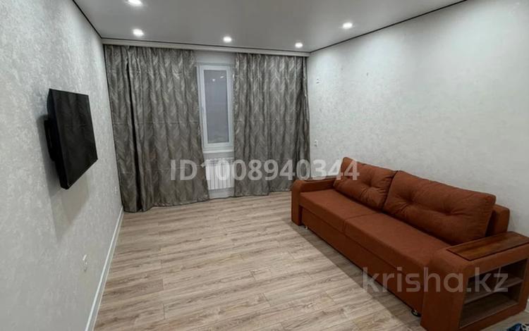 2-комнатная квартира · 70 м² · 1/7 этаж, Касыма Шарипова 206/4 за 300 000 〒 в Алматы, Алатауский р-н — фото 2