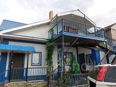Дом · 6 комнат · 150 м², Казахстанская 25 — В центре за атэлем Морсель за 25 000 〒 в Бурабае