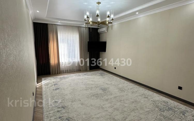 2-комнатная квартира · 67.5 м² · 10/10 этаж, мкр. Алтын орда, Алии Молдагуловой за 30 млн ₸ в Актобе — фото 2