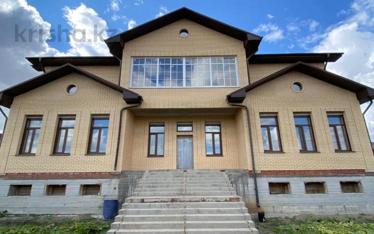 Отдельный дом · 9 комнат · 980 м² · 20 сот., Жилой массив береке 145 за 230 млн 〒 в Актобе — фото 53