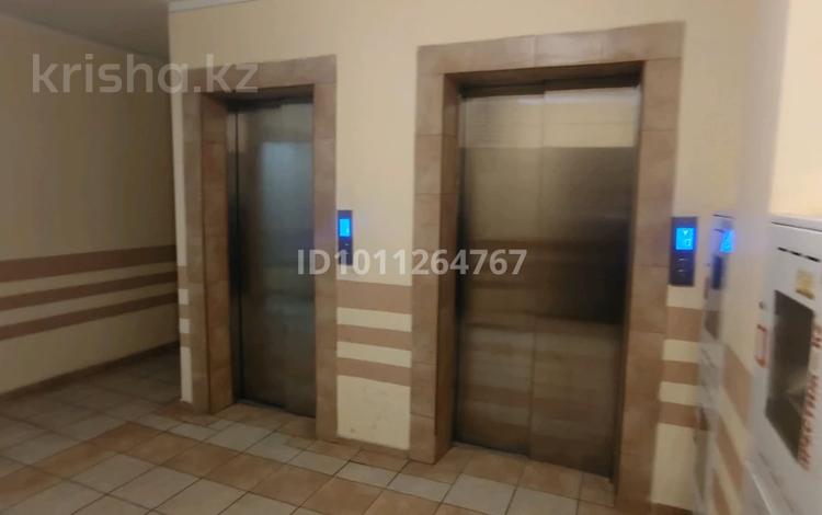 2-комнатная квартира · 70 м² · 12/17 этаж, Жандосова 140 за 46 млн ₸ в Алматы, Ауэзовский р-н — фото 2