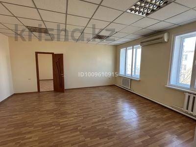 Свободное назначение, офисы, медцентры и аптеки, образование · 400 м² за 80 млн ₸ в Актобе, Новый город