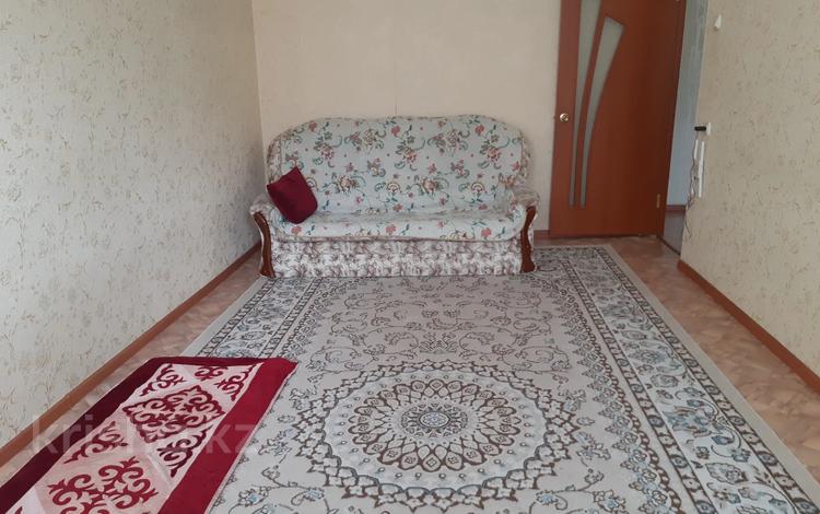 3-бөлмелі пәтер, 65 м², 1/10 қабат тәулігіне, 11 мкр 19, бағасы: 13 000 〒 в Актюбинской обл. — фото 2