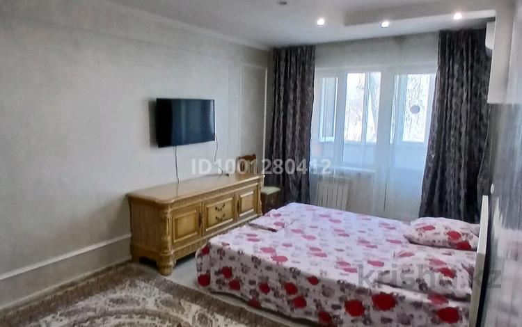 1-комнатная квартира · 32 м² · 4/5 этаж, Желтоксан 36 — Райымбека за 15 000 ₸ в Алматы, Алмалинский р-н — фото 2
