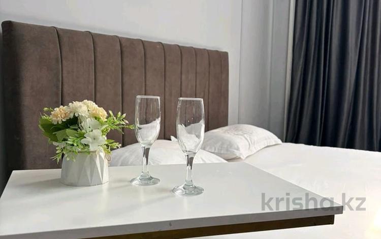 1-комнатная квартира · 50 м² · 9/16 этаж, мкр. Алмагуль, Алмагул 21 за 2 500 ₸ в Атырау — фото 2