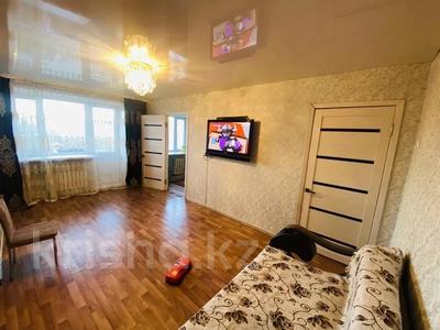 2-комнатная квартира, 44 м², 4/5 этаж, ул. Махметова за 8.4 млн 〒 в Караганде, Алихана Бокейханова р-н