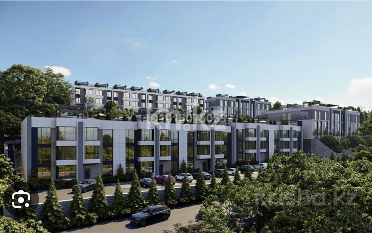 3-бөлмелі пәтер · 140 м² · 1/3 қабат, Ондасынова 20А, бағасы: 140 млн ₸ в Алматы, Медеуский р-н — фото 2