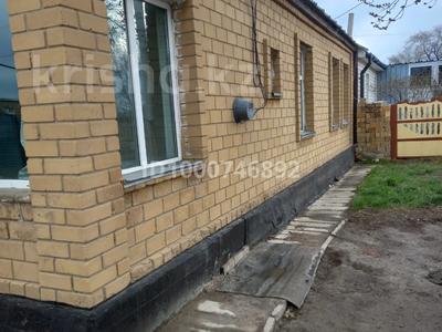 Продажа домов и дачи в Карагандинской обл.: Часть дома · 4 комнаты · 80 м² · 10 сот., Пришахтинск, Шота Руставели 19 — Находится возле Цона за 15 млн 〒 Часть дома · 4 комнаты · 80 м² · 10 сот., Пришахтинск, Шота Руставели 19 — Находится возле Цона за 15 млн 〒 в Караганде, Алихана Бокейханова р-н