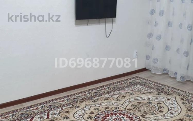 1-комнатная квартира · 35 м² · 8/9 этаж, 5 мкр 3 за 120 000 ₸ в Аксае — фото 2