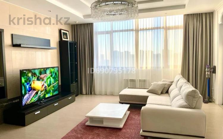 4-бөлмелі пәтер · 164 м² · 12/30 қабат, Байтурсынова 9 F2 — Напротив Пирамида Парк, бағасы: ~ 1.2 млн ₸ в Астане, Алматы р-н — фото 2