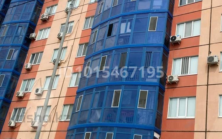 2-комнатная квартира · 60 м² · 5/9 этаж, мкр. Алмагуль, Амандосова 42 за 220 000 ₸ в Атырау — фото 2