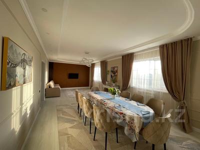 Отдельный дом · 6 комнат · 240 м² · 10 сот., Абая центр г.Косшы за 70 млн ₸
