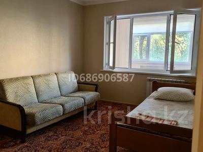 2-комнатная квартира, 60 м², 3/5 этаж посуточно, Токаева 12 за 10 000 〒 в Шымкенте, Аль-Фарабийский р-н