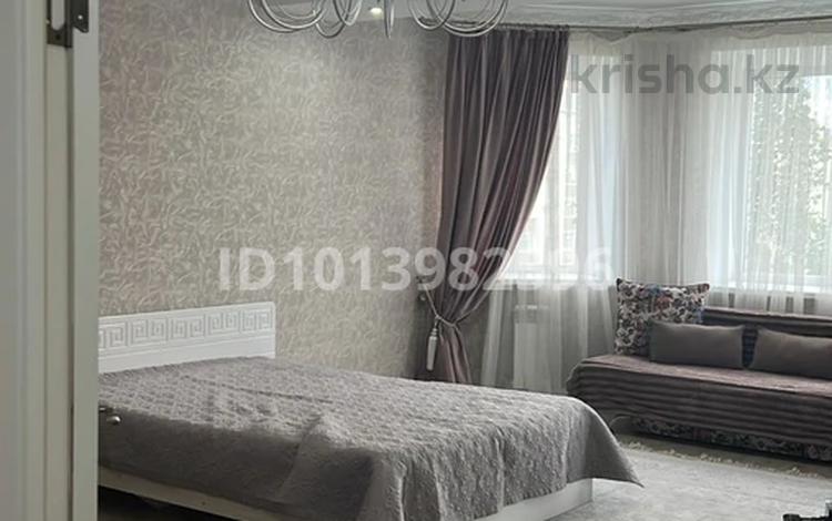 1-комнатная квартира · 62 м² · 3/5 этаж, мкр. Алтын орда 9/5 за 20 000 ₸ в Актобе — фото 2