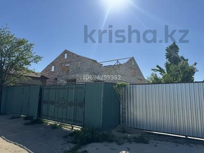 Отдельный дом · 8 комнат · 320 м² · 10 сот., 191 629 — Орталық Шипа аптека, Орик магазин қасында орналасқан битпеген үлкен үй сатылады. за 30 млн 〒 в Кульсары