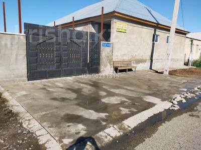Жеке үй · 4 бөлме · 100 м² · 10 сот., Қожа Ахмет Яссауий 55 — Емхана жанында, бағасы: 37 млн ₸ в Таразе