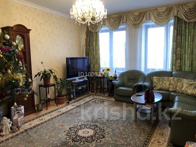 5-комнатная квартира · 180 м² · 4/5 этаж, Есет-батыра 114А за 58 млн 〒 в Актобе, мкр Авиагородок