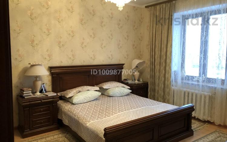 5-комнатная квартира · 180 м² · 4/5 этаж, Есет-батыра за 55 млн ₸ в Актобе, мкр Авиагородок — фото 7