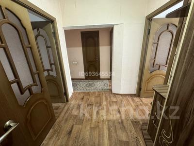 3-бөлмелі пәтер, 75 м², 4/5 қабат ай сайын, Скаткова 111 — Стари болашақ БТИ қасы, бағасы: 130 000 〒 в 