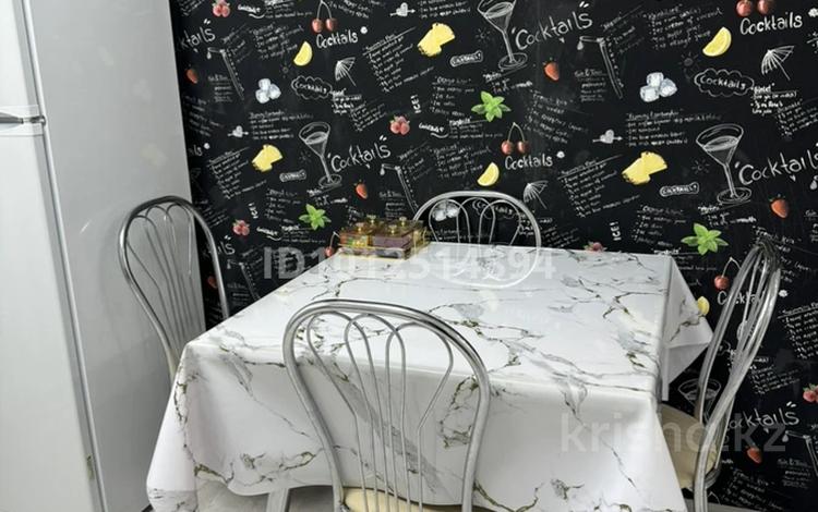 3-бөлмелі пәтер · 70 м² · 3/5 қабат, мкр Кунаева 53, бағасы: 180 000 ₸ в Уральске — фото 2